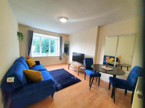 3 Beds Apt - Leeds City Centre & LGI - Contact for better offers!